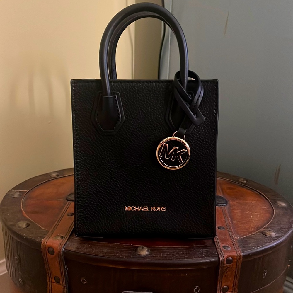 Michael Kors Extra Small Pebbled Crossbody Purse